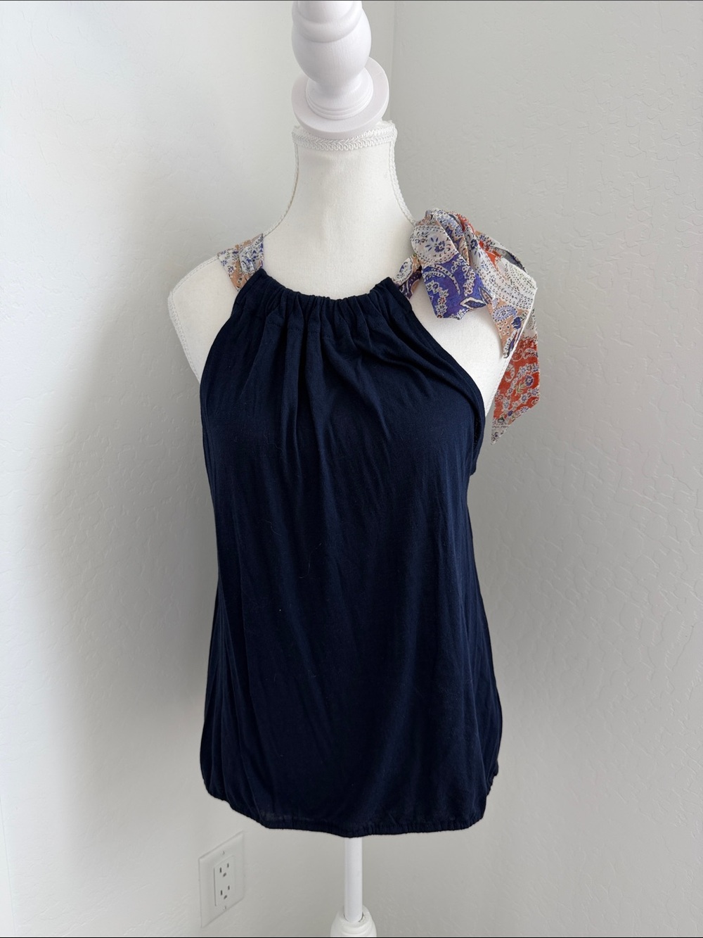 Deletta Women’s Navy Halter Tank with Patterned Tie Strap NWOT